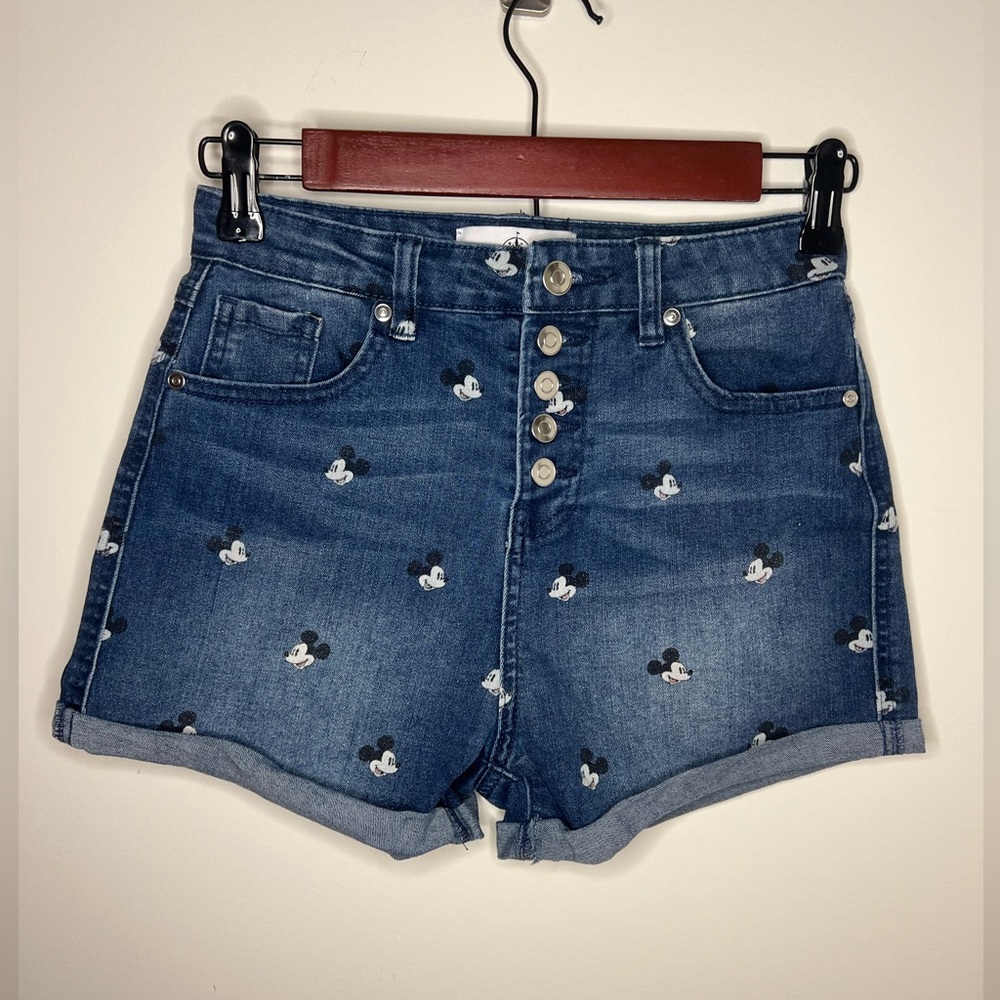Disney Parks Women’s Mickey Detail Denim Shorts, Juniors Size 3. EUC.